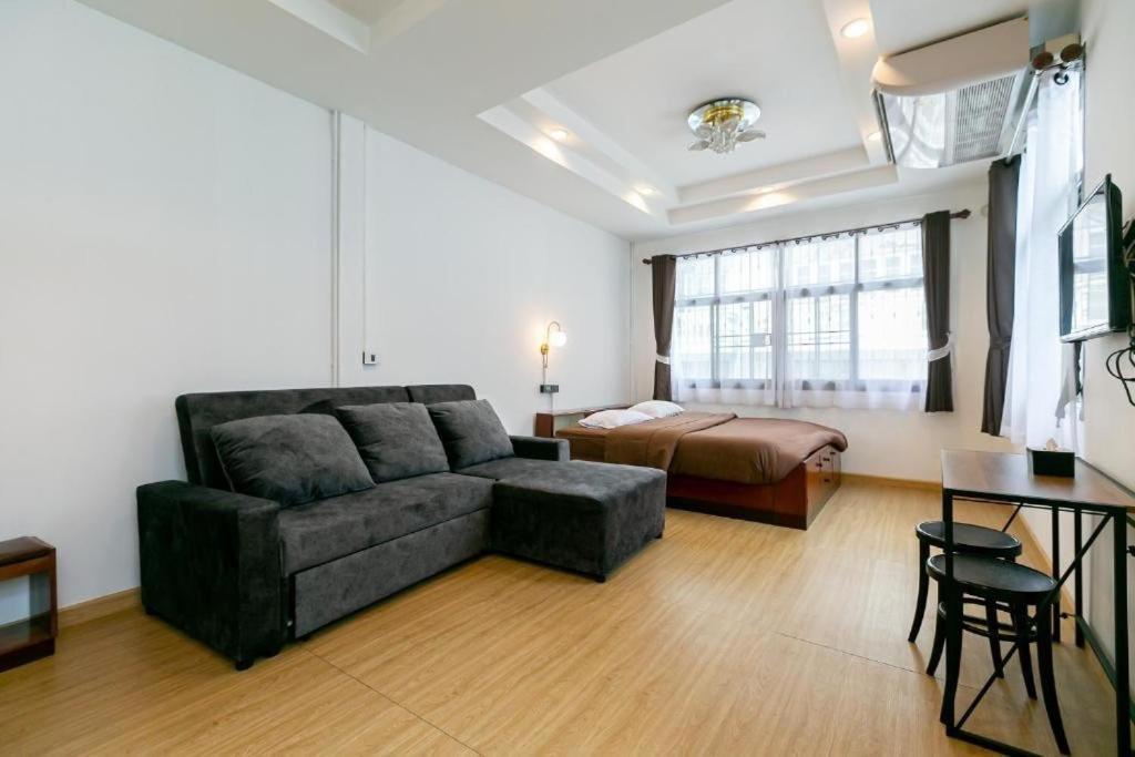 曼谷 Penthouse Lamoon酒店 外观 照片