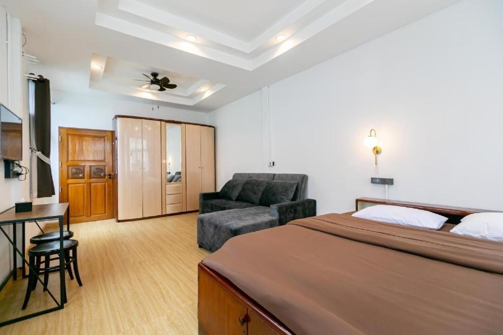 曼谷 Penthouse Lamoon酒店 外观 照片