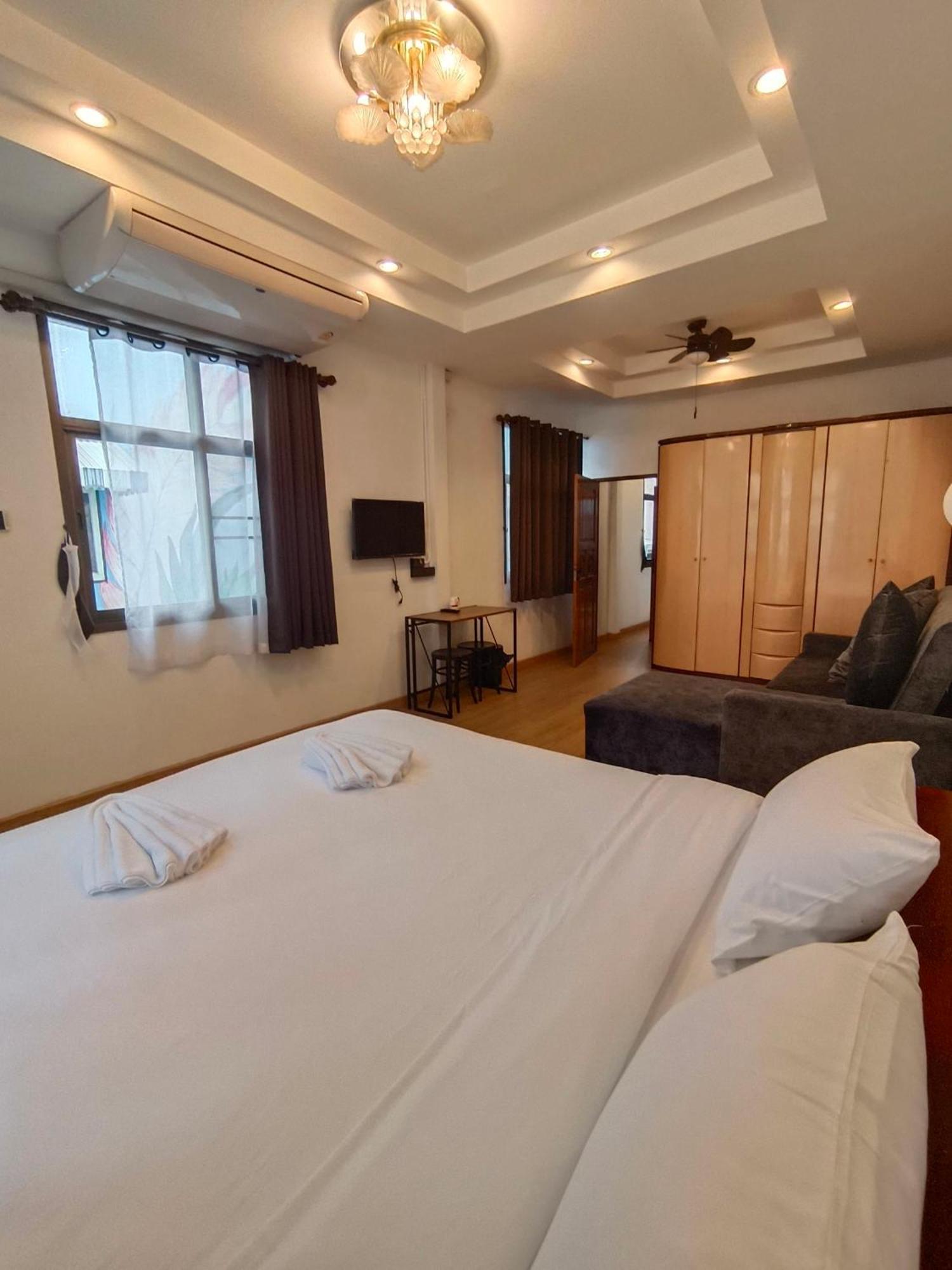 曼谷 Penthouse Lamoon酒店 外观 照片